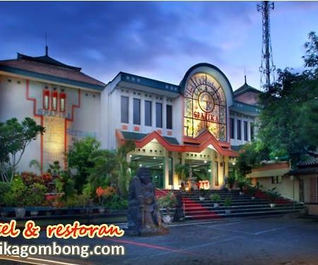Grafika Hotel Dan Resto Gombong  Buitenkant foto